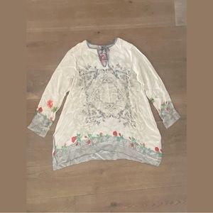 johnny was floral printed keyhole tunic blouse